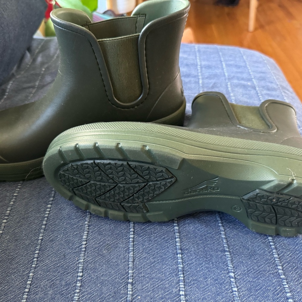 Dansko women’s rain boots